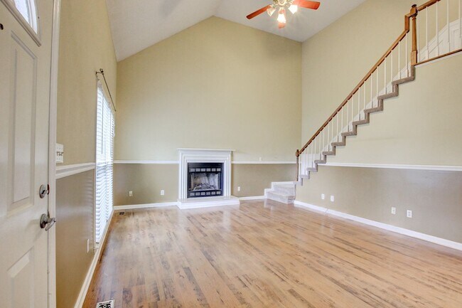 Building Photo - Two Story Home With Fireplace and Basement In Marymont