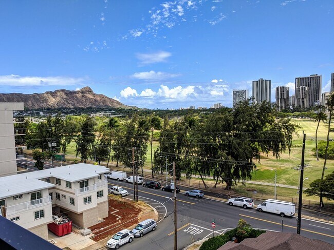 Building Photo - Golf Course, DH View 2 BR / 2 Bath w/2 Assigned Parking @ Fairway House