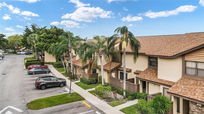 Building Photo - 3952 Cocoplum Cir