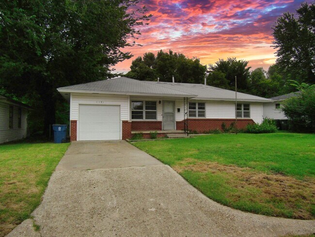 Primary Photo - 1101 Sycamore Dr