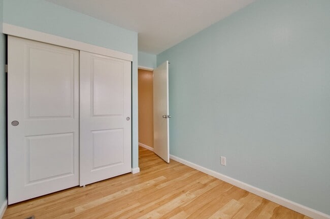 Building Photo - Beautiful 4 Bed 2.5 Bath Town Home in Fremont Northgate Area !