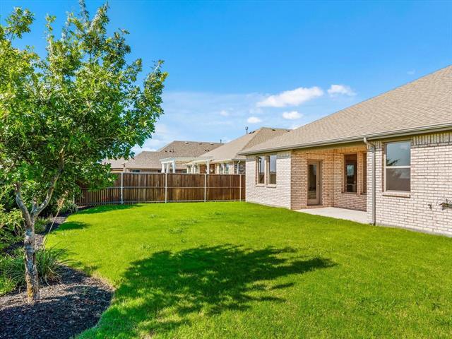 Building Photo - 2219 Primrose Trl