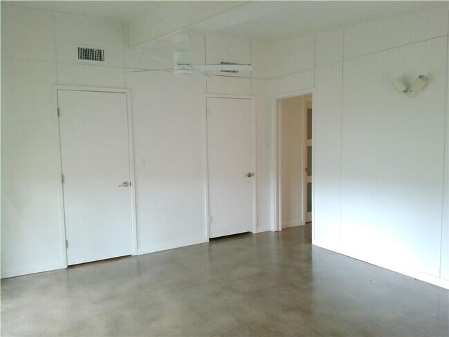 Building Photo - 219 Purl Pl