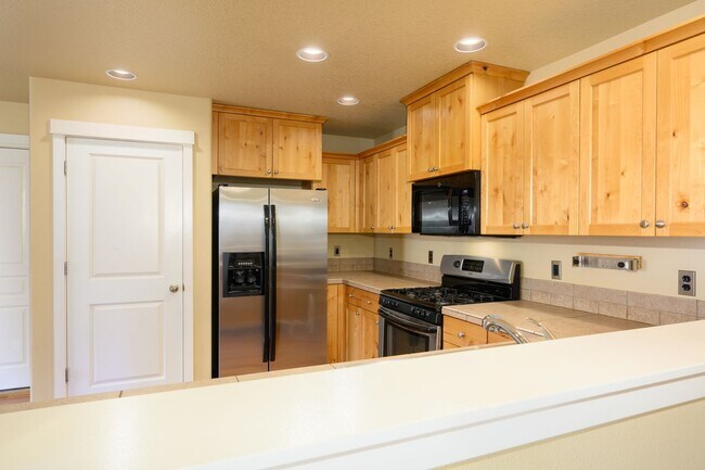 Building Photo - Wonderful 4 bedroom in SE Bend!