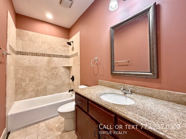 Building Photo - 5528 S Indiana Ave