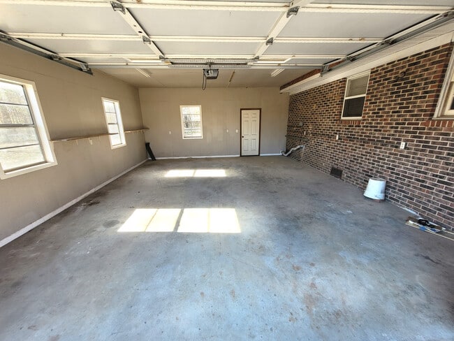 Building Photo - 486 County Road 172