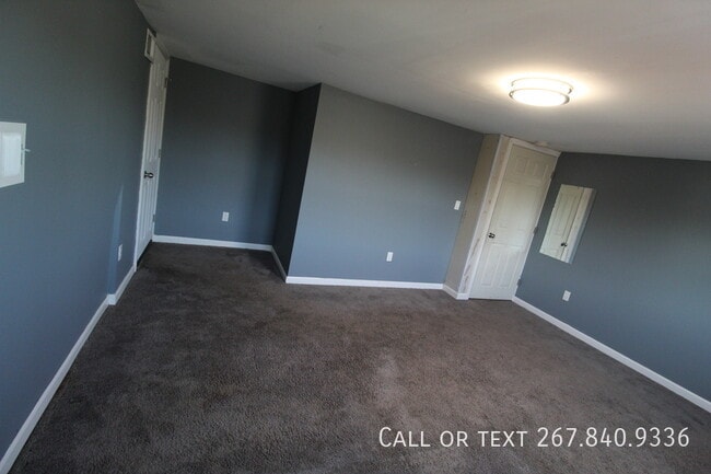 Building Photo - 421 Bridgeboro St