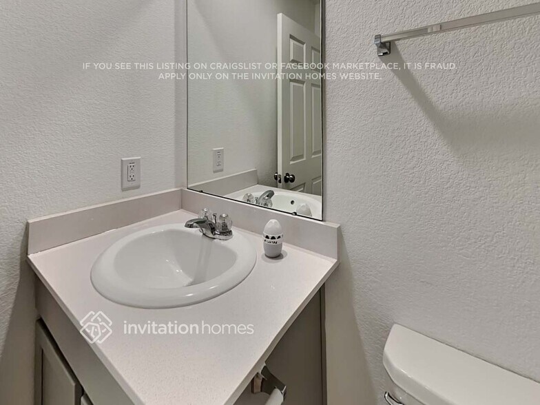 Building Photo - 24110 Mustang Run Dr