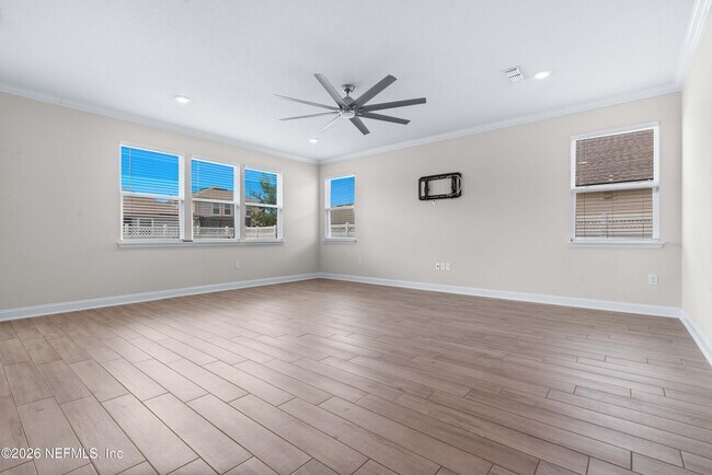 Building Photo - 235 Silverleaf Village Dr