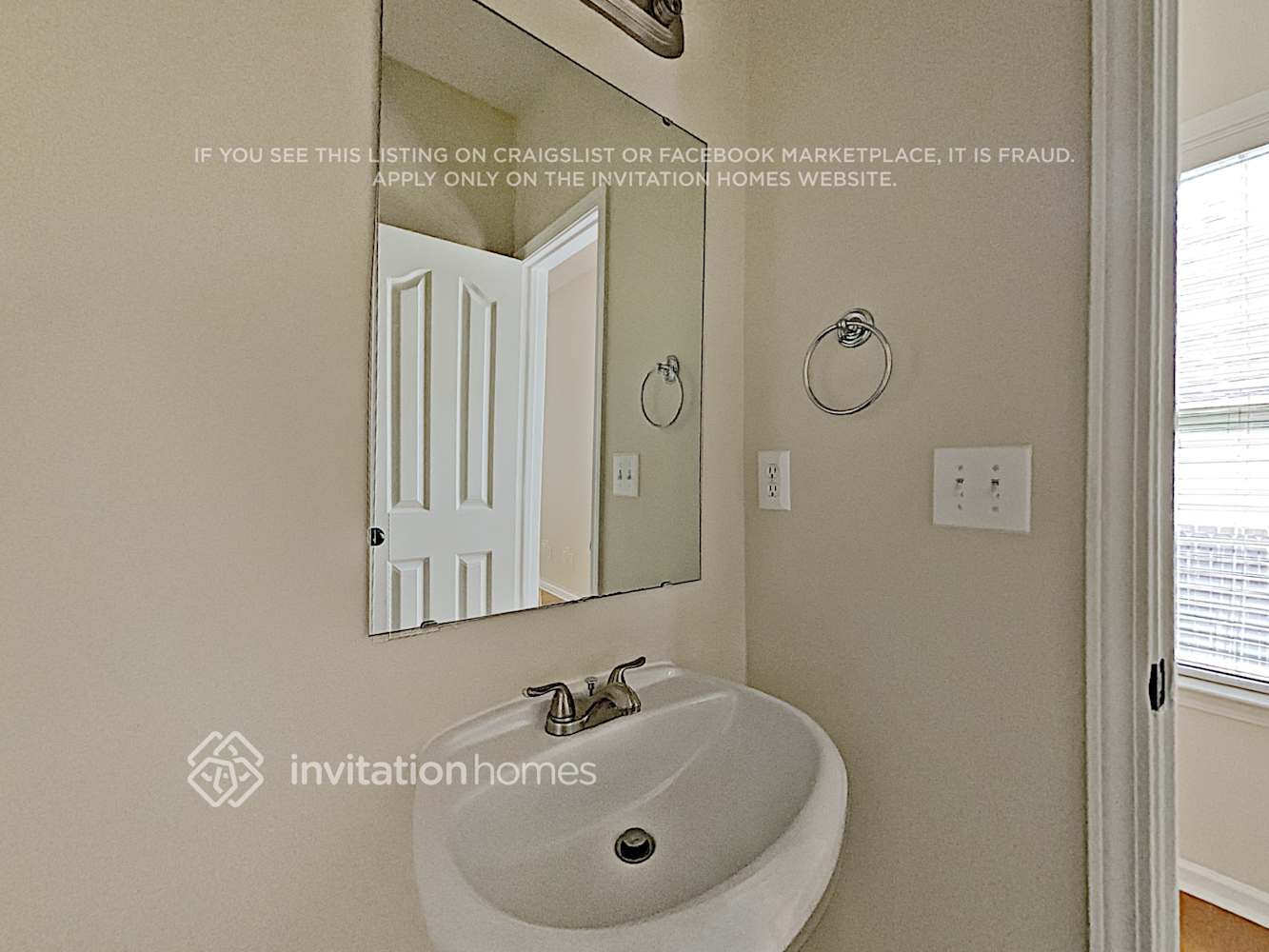 Building Photo - 8670 Brook Glen Ln