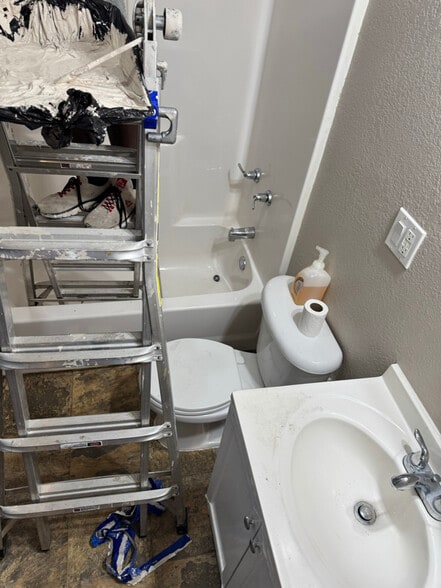 Building Photo - 4513 Massey Rd