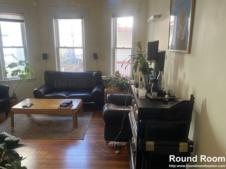 Building Photo - 2 Imrie Rd