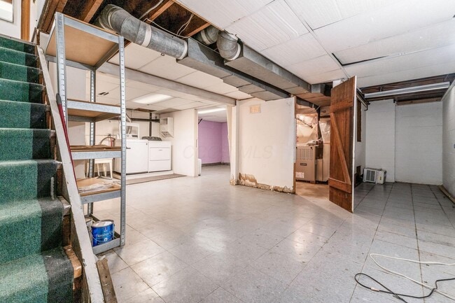 Building Photo - 683 S Roosevelt Ave