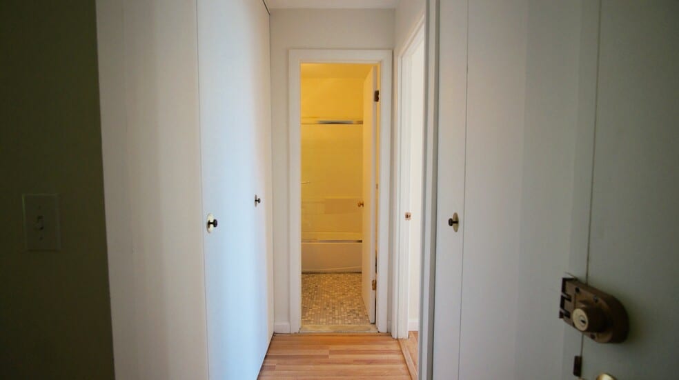 Building Photo - 274 S Main St