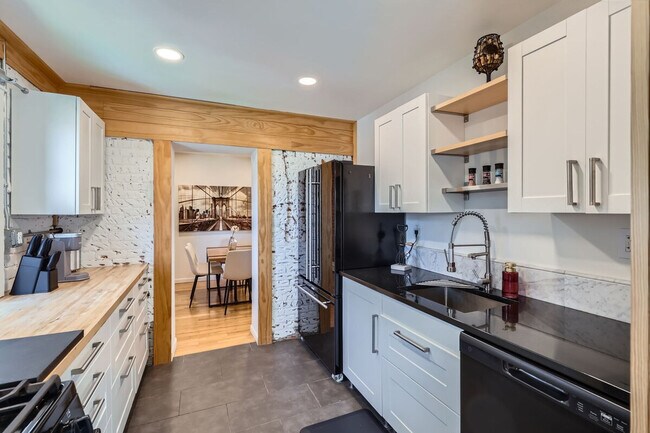 Building Photo - 2925 Curtis Street