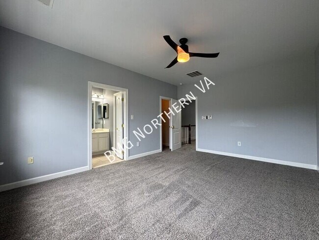 Building Photo - 10673 General Kirkland Dr
