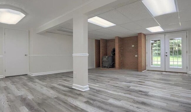 Building Photo - 1140 Loop Dr