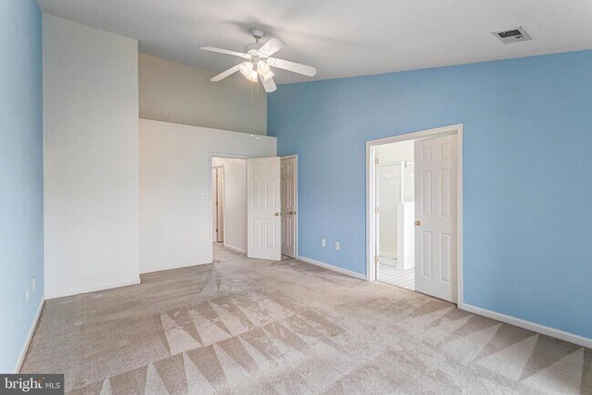 Building Photo - 14217 Hunters Run Way