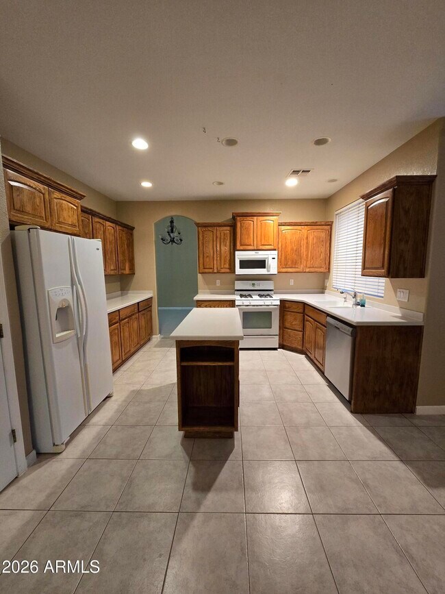 Building Photo - 14307 W Piccadilly Ave