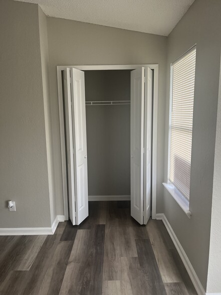 Main bedroom closet - 791 Assisi Ln