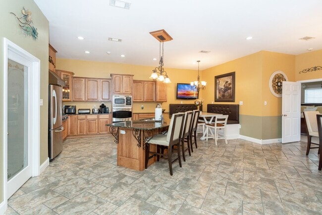 Building Photo - 3 Bedroom House in Addis with Pool, Gazebo...