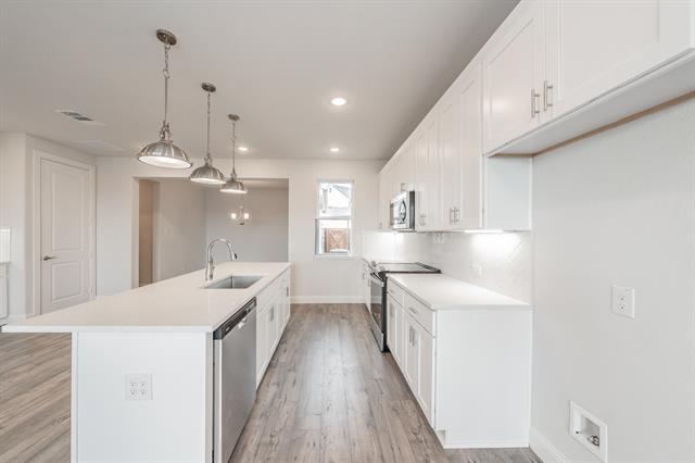 Building Photo - 9613 Thorncrown Ln