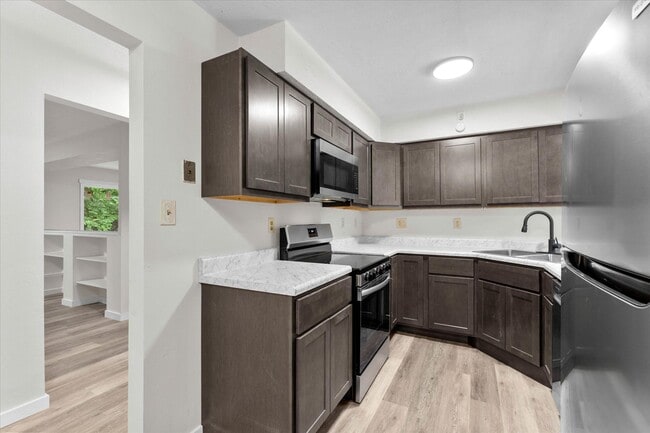 Building Photo - 1102 Apache Dr