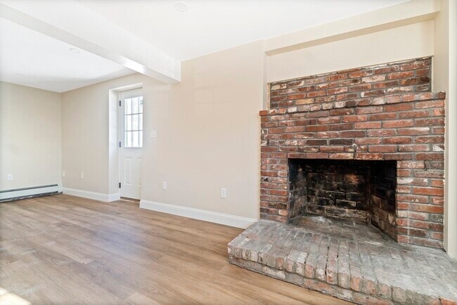 Building Photo - 21 Hodgkins Dr