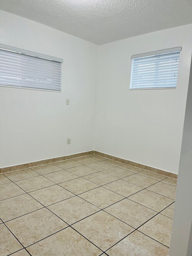 2nd bedroom - 415 E 10th St