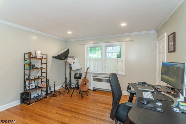 Building Photo - 12 Yorke Rd