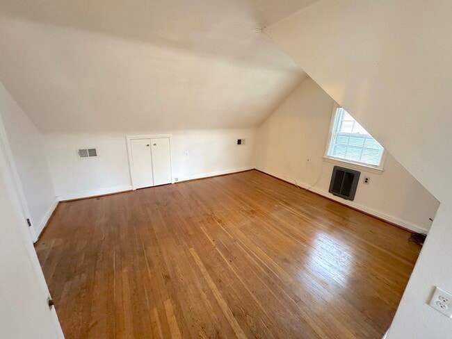 Building Photo - 1313 Frank St