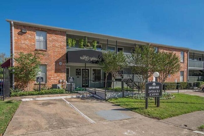 Building Photo - 8201 W Bellfort Ave