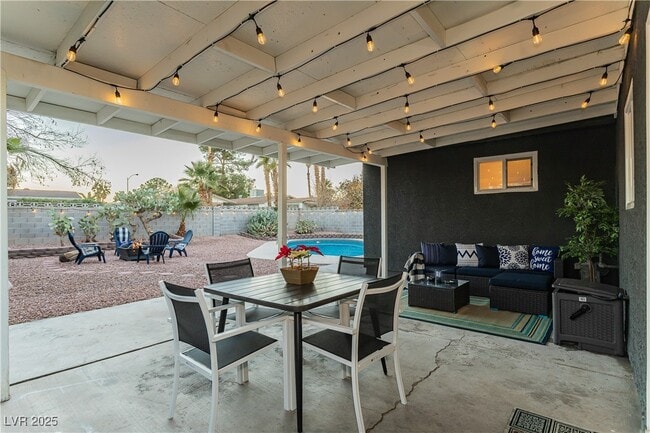Building Photo - 4273 Ridgeview Dr