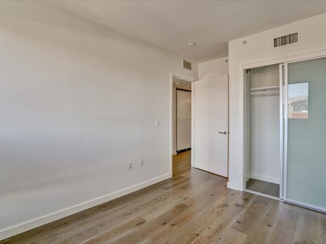 Building Photo - 2125 Bryant St