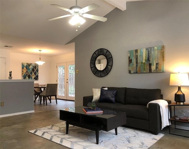 Building Photo - 1402 Byers Ln