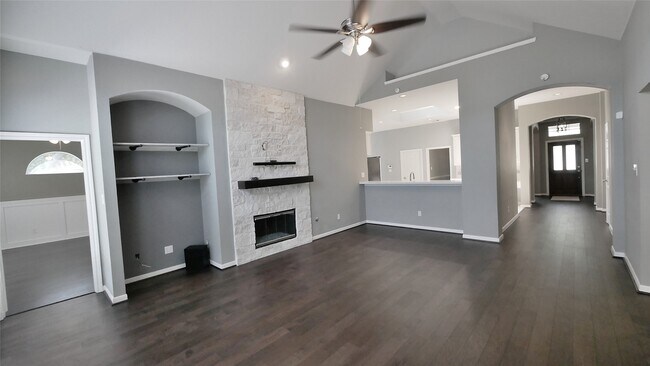 Building Photo - 10402 Indian Paintbrush Ln