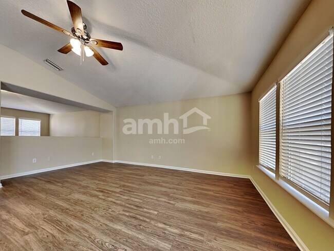 Building Photo - 1472 Redbird Creek Dr