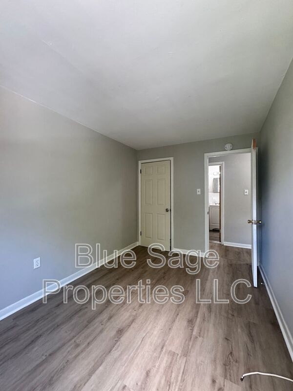Building Photo - 212 N Wycombe Ave