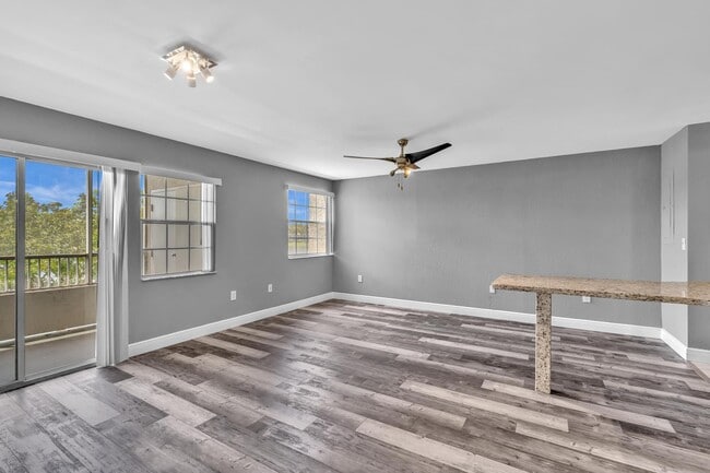 Building Photo - 2850 N Oakland Forest Dr