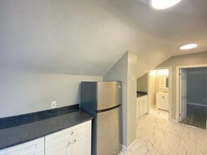 Building Photo - 7 Commercial St