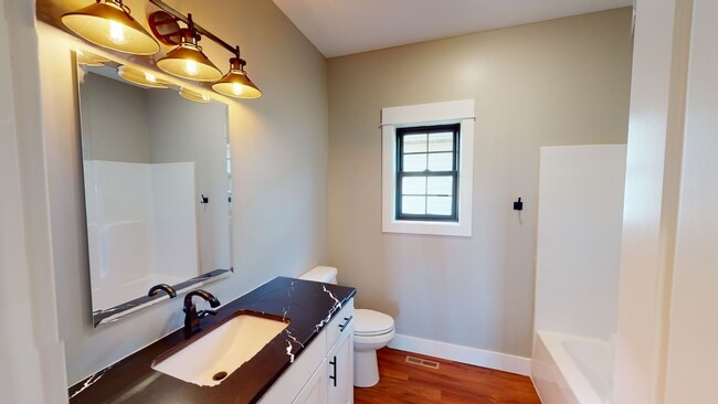 Building Photo - Upgrade to a 3-Bed, 2-Bath House with Extra Space