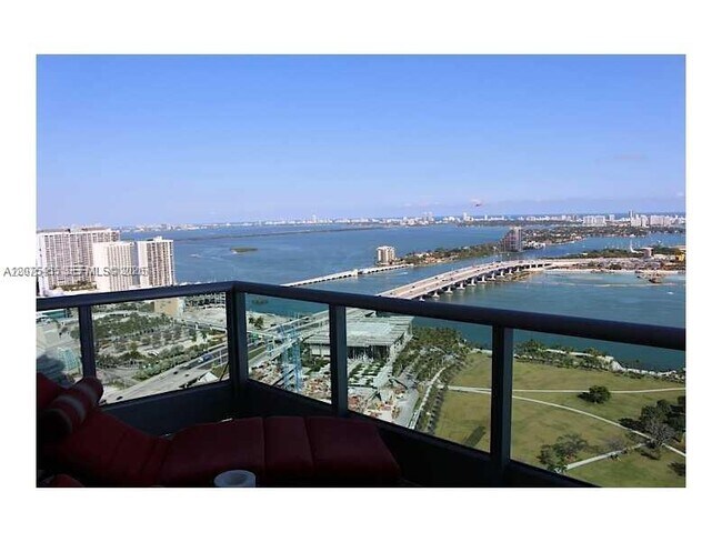 Building Photo - 900 Biscayne Blvd