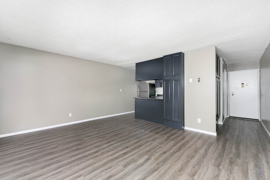 Building Photo - 5585 E Pacific Coast Hwy