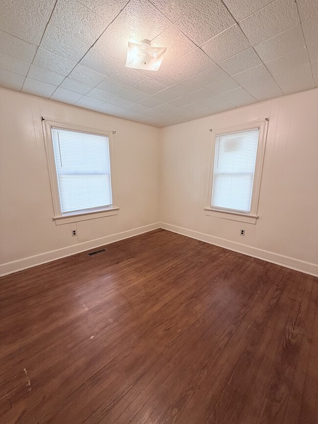 Building Photo - 6793 Edwards Ave