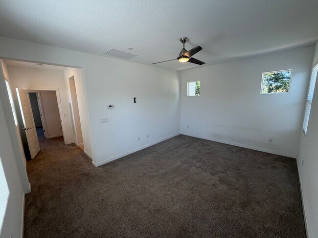 Building Photo - 3 bedroom | 2.5 bathroom | McKinley Village Single Family Home