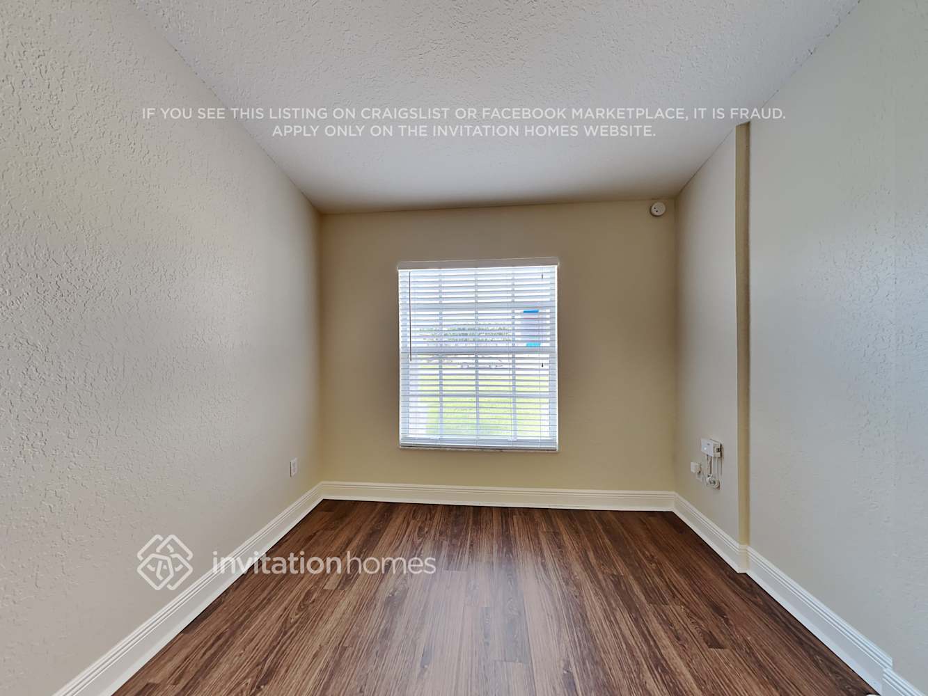 Building Photo - 1772 SW Lofgren Ave