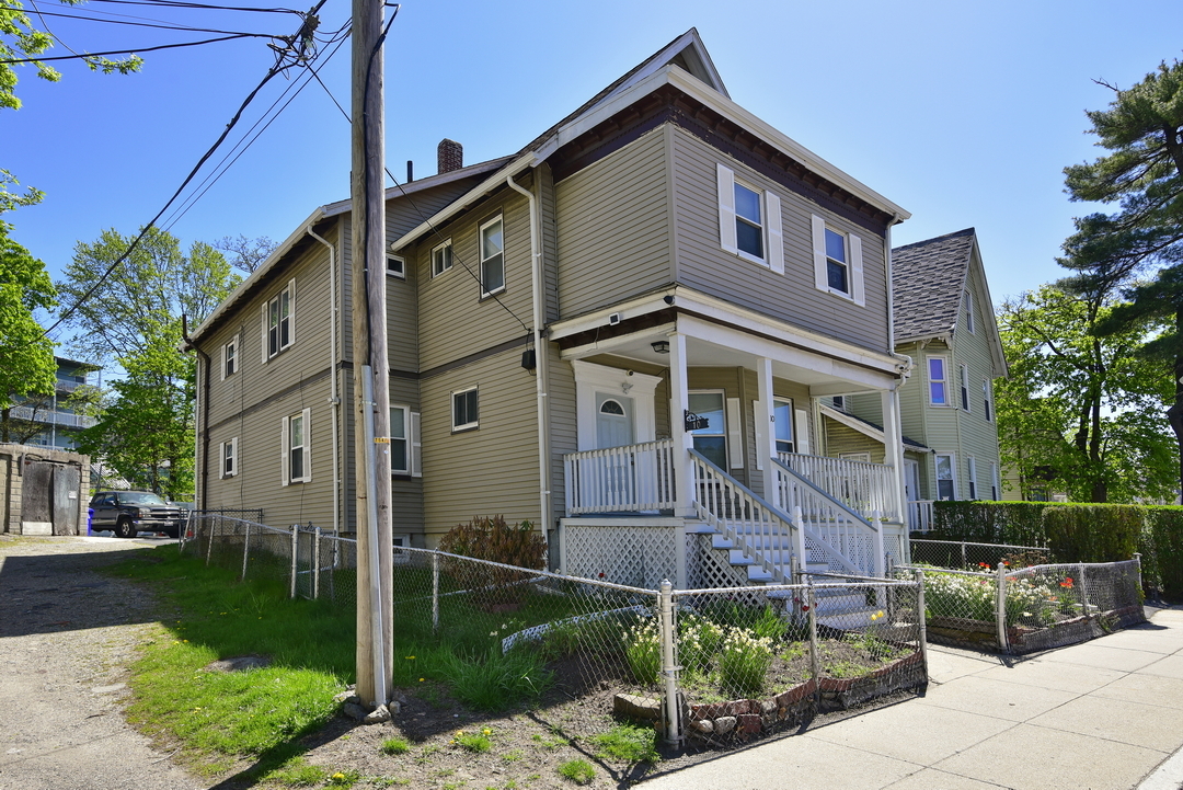 Building Photo - 10 Richfield St