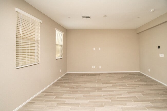 Building Photo - COMING SOON!! GorgeousTownhome in Summerlin