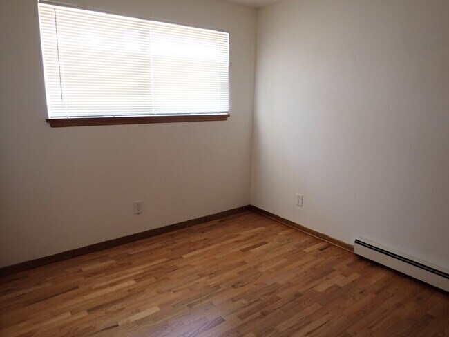 Building Photo - Charming 3 Bedroom Downtown Puyallup Home