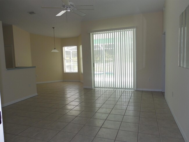 Building Photo - 5592 W Woodside Dr